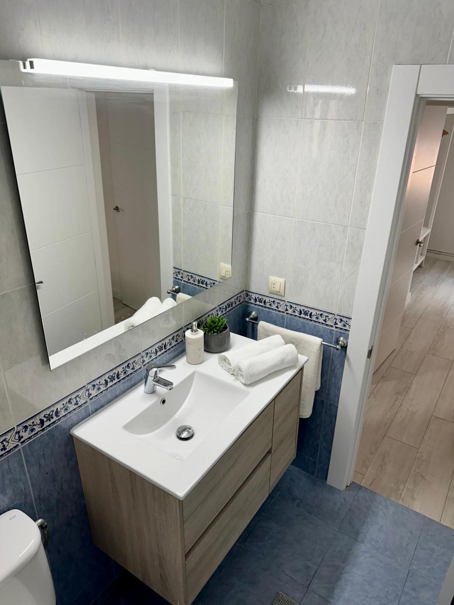 Cozy Flat 5 Mins From The Beach Gijon Exterior photo